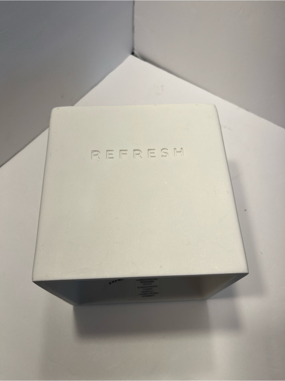 Clean, modern, and sleek square tissue box cover made of durable white composite - Picture 5 of 5